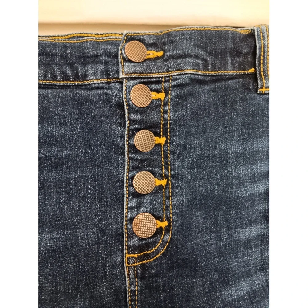 CAbi Women's Blue Denim Button‎ Fly High Rise Skinny Jeans Red Stripe Size 16 - Picture 8 of 16